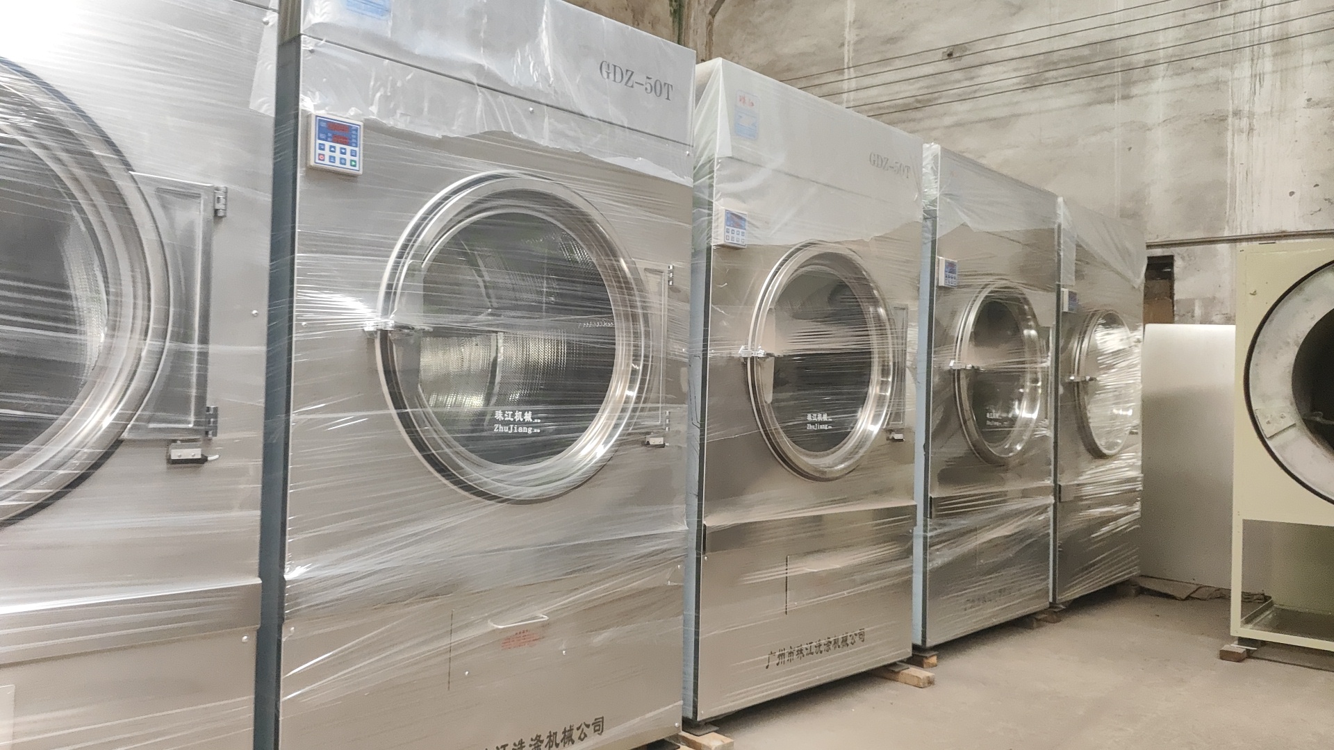 
小型酒店如何選購(gòu)工業(yè)洗衣機(jī)？珠江洗滌憑這三點(diǎn)贏得百家企業(yè)信賴
